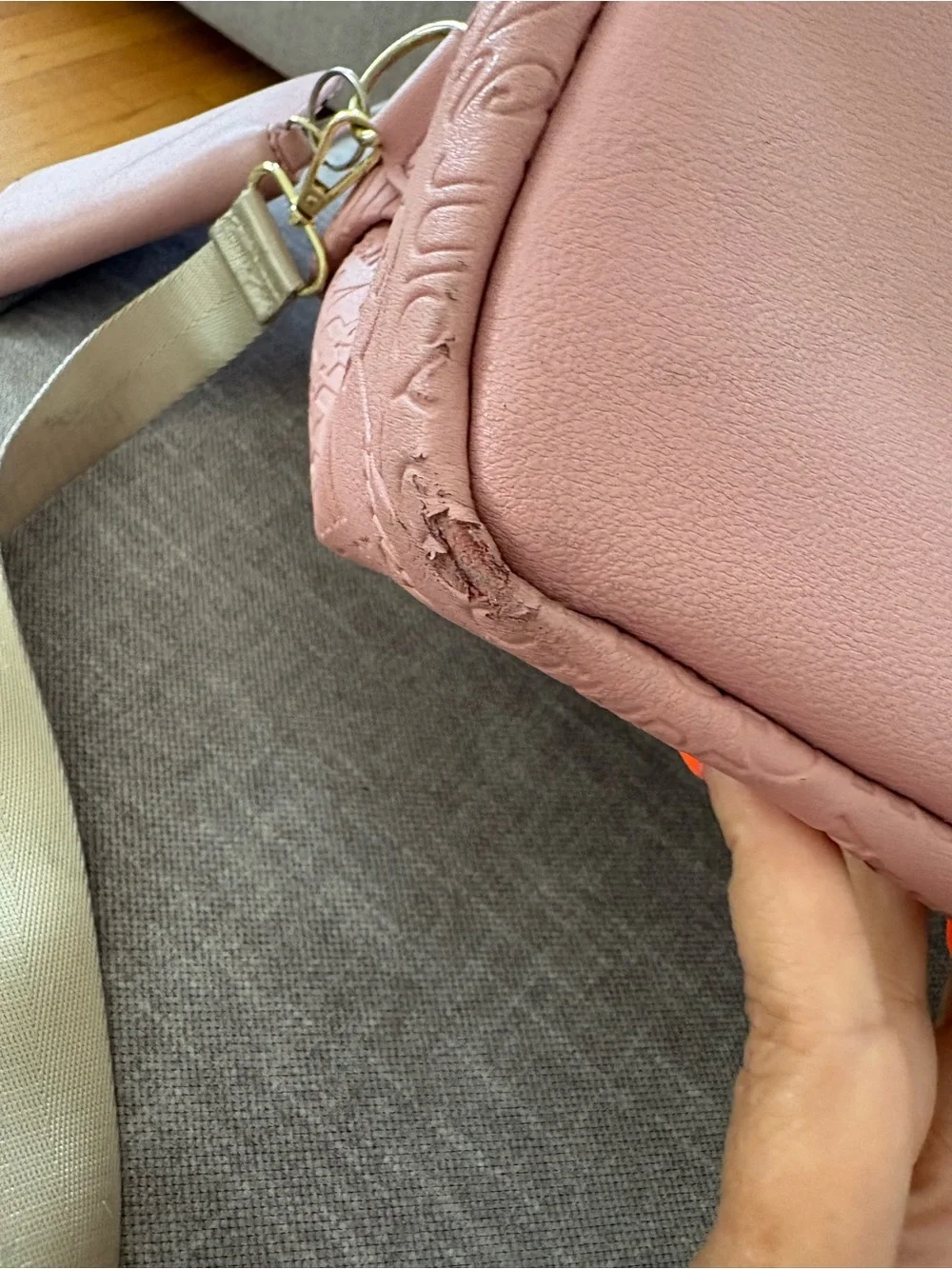 Juicy Couture Pink Embossed Logo Weekender / Duffle Bag 💕